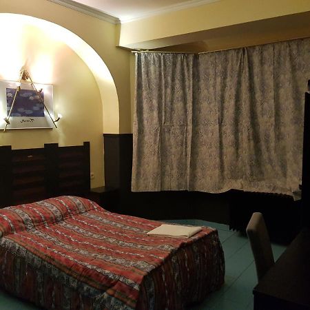 Hotel La Potiniere Schaerbeek ภายนอก รูปภาพ