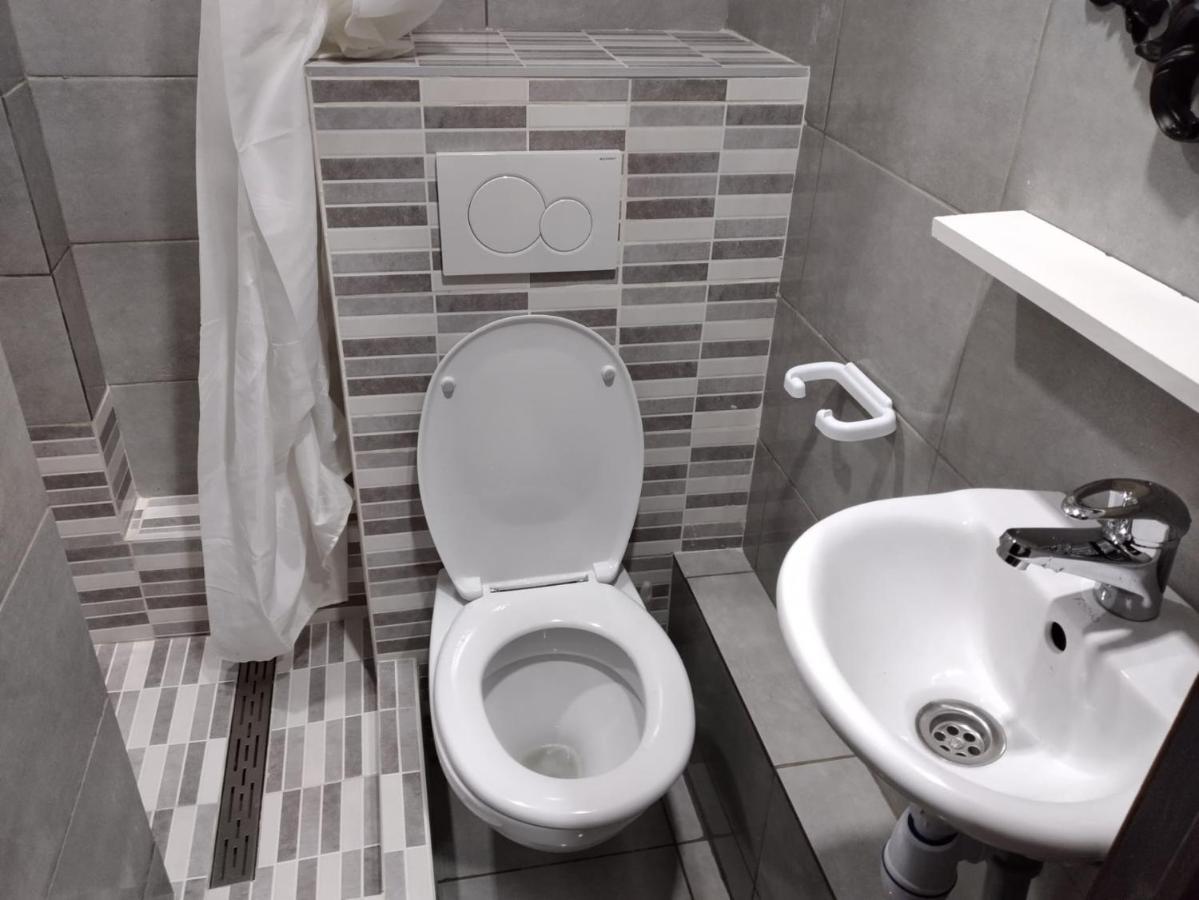 Hotel La Potiniere Schaerbeek ภายนอก รูปภาพ
